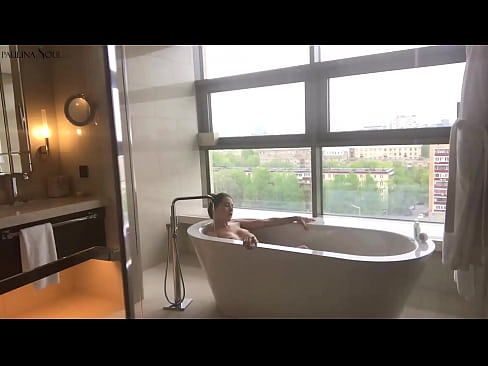 ❤️ Una nena tremenda masturbant-se apassionadament el cony al bany ☑ Vídeo porno al porno ca.hentaiteca.ru ﹏