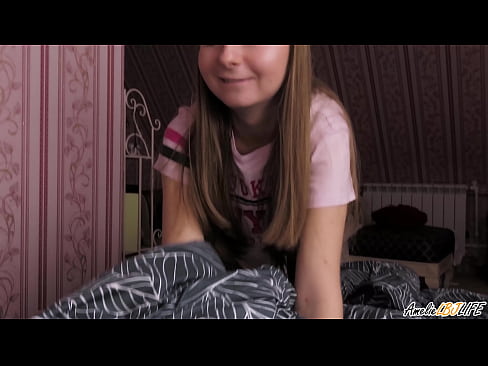 ❤️ Blondie xucla profundament la seva millor amiga i es fa semen a la boca ☑ Vídeo porno al porno ca.hentaiteca.ru ﹏